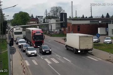 Kolizja drogowa pojazdów ul. Mickiewicza-Jaktorowska.