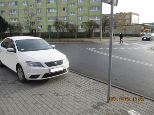 12A.Parkowanie-pojazdem-w-rejonie-skrzyzowania-ul.-Wittenberga-Szarych-Szeregow.