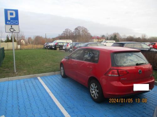 17.Parkowanie-na-miejscu-dla-osob-niepelnosprawnych-ul.-Chabrowa