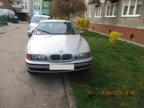 21.-BMW-parkowanie-na-zieleni-ul-Lukasinskiego-1