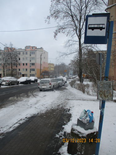 29a.-pojazdy-w-zatoce-autobusowej-ul.-Legionow-Polskich