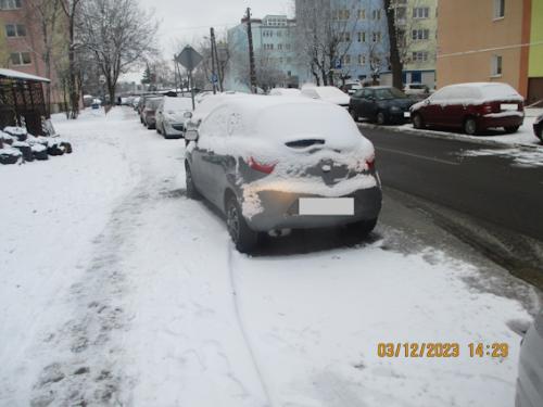 29c.-pojazdy-w-zatoce-autobusowej-ul.-Legionow-Polskich