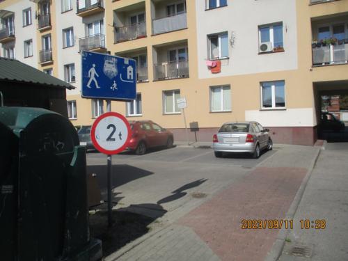 2a.-nieprawidlowe-parkowanie-przy-ul.-Mireckiego