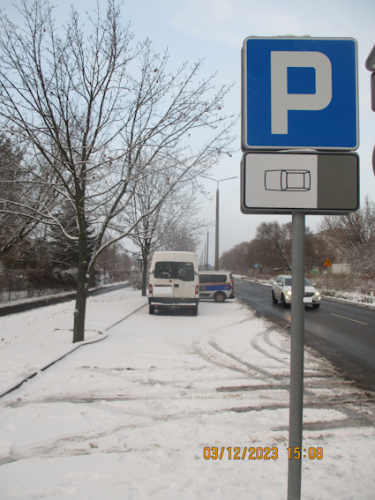 31a.-postoj-pojazdem-na-kilku-miejscach-parkingowych-ul.-Nietrzebki